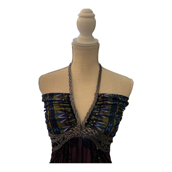 Sky silk dress with stone detail and gold chain detail - Picture 10 of 11